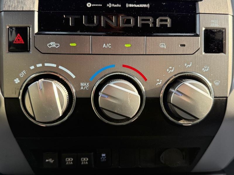 Toyota Tundra  2021