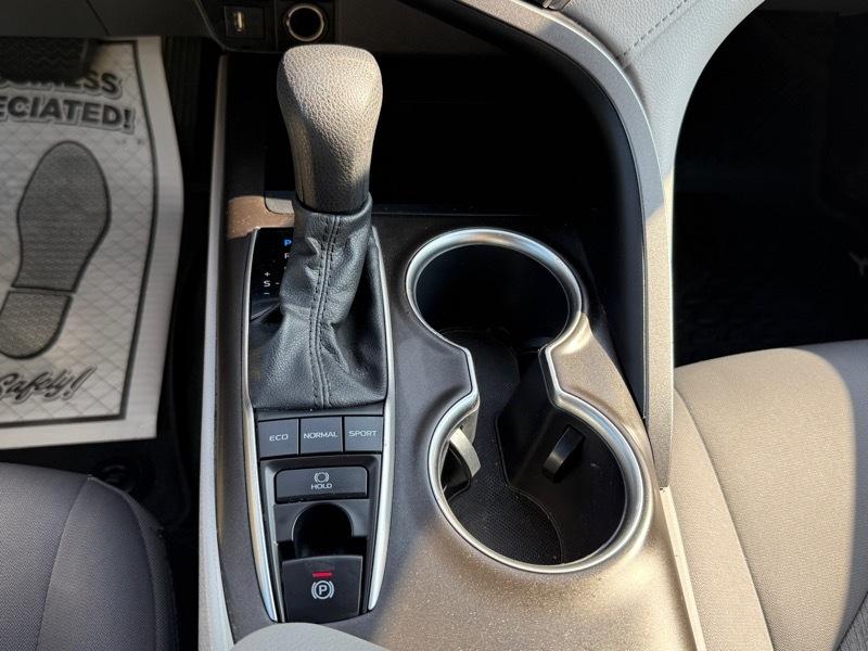 Toyota Camry  2022