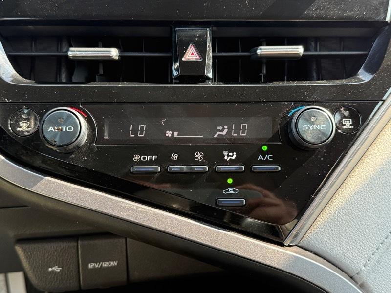 Toyota Camry  2022