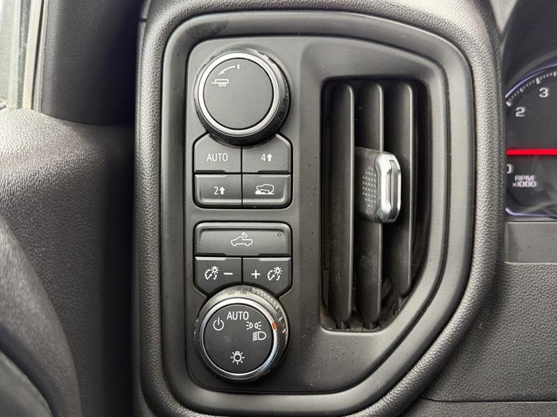 Chevrolet Silverado 1500 Custom Crew Cab 4WD SWB 2019