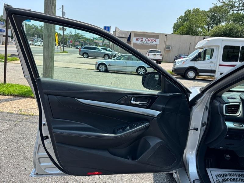 Nissan Maxima SV 2019