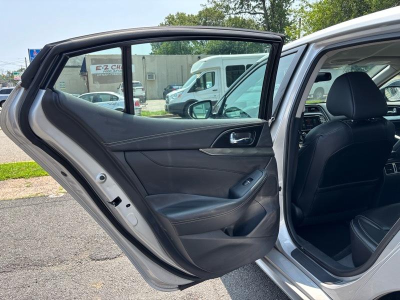 Nissan Maxima SV 2019