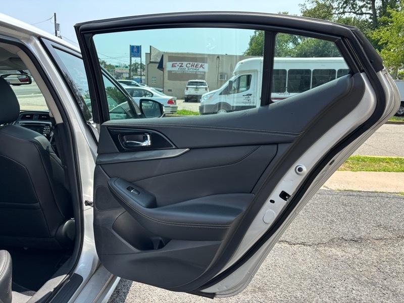 Nissan Maxima SV 2019