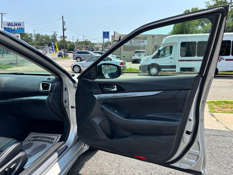 Nissan Maxima SV 2019