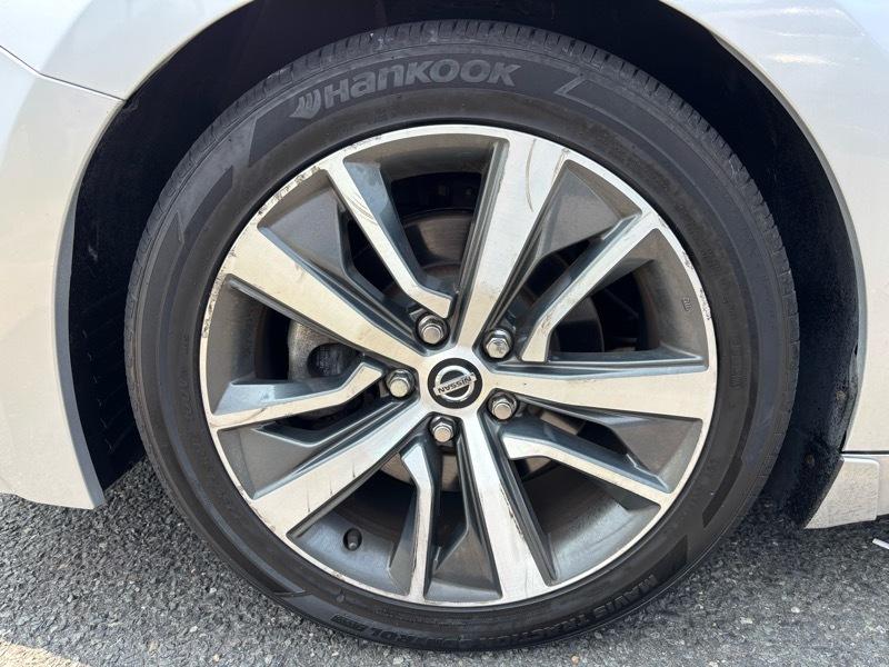 Nissan Maxima SV 2019