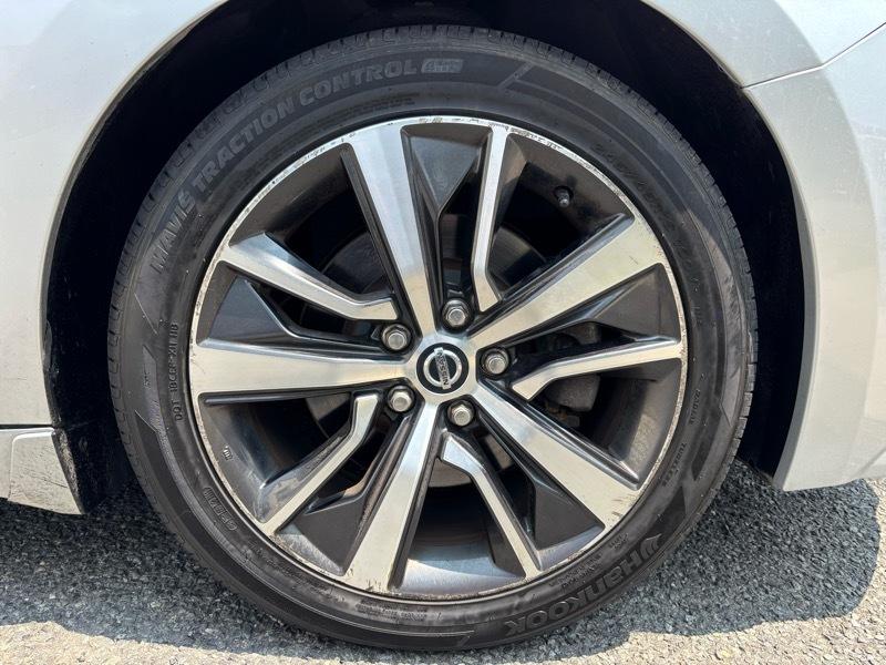 Nissan Maxima SV 2019
