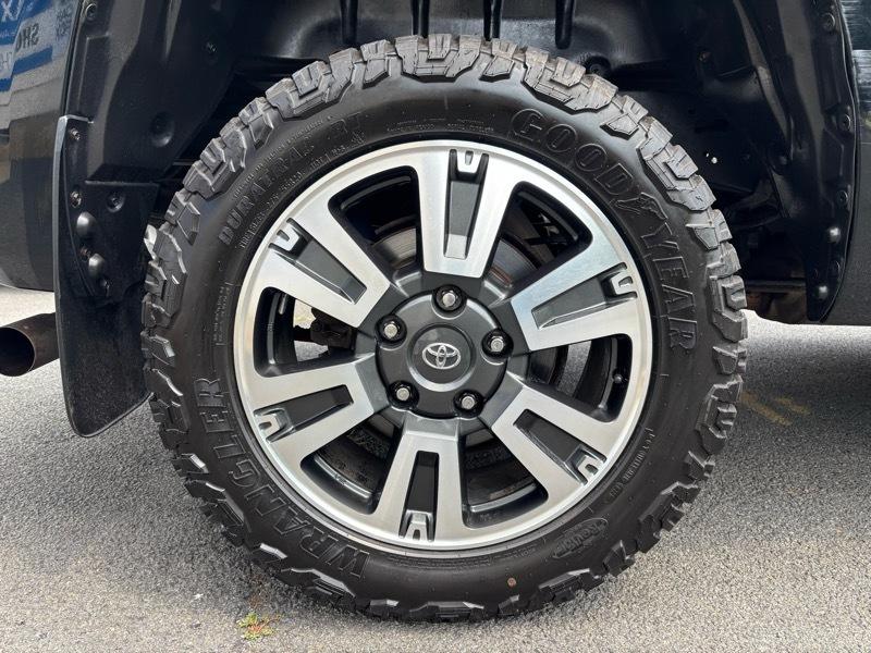 Toyota Tundra SR5 5.7L V8 Double Cab 4WD 2018