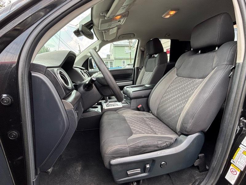 Toyota Tundra SR5 5.7L V8 Double Cab 4WD 2018