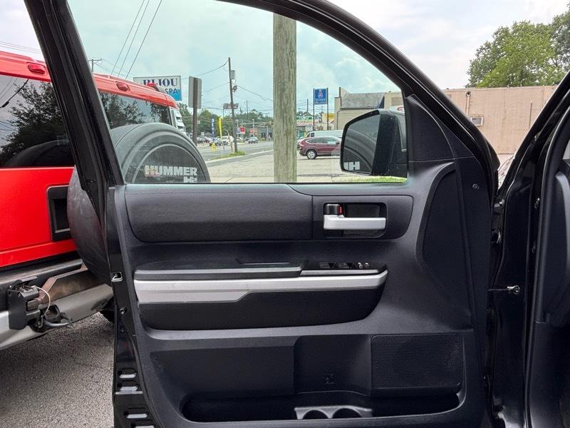 Toyota Tundra SR5 5.7L V8 Double Cab 4WD 2018