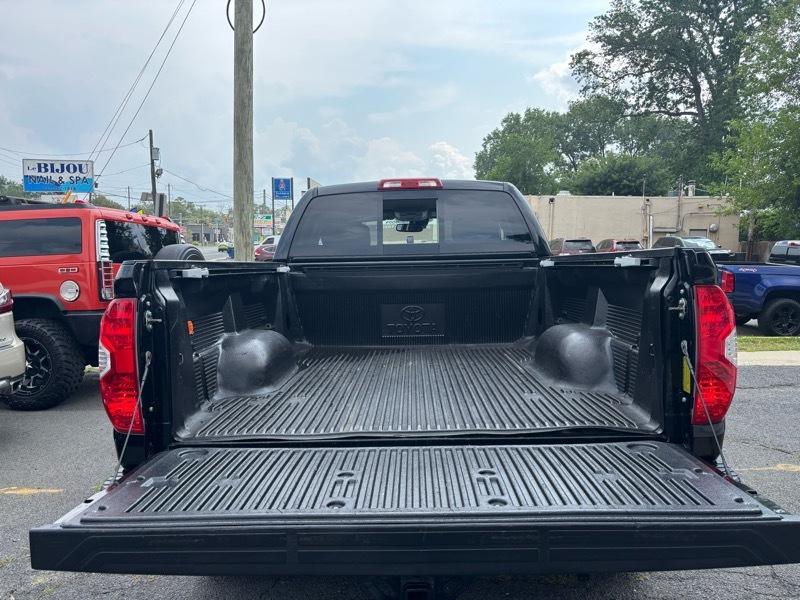 Toyota Tundra SR5 5.7L V8 Double Cab 4WD 2018