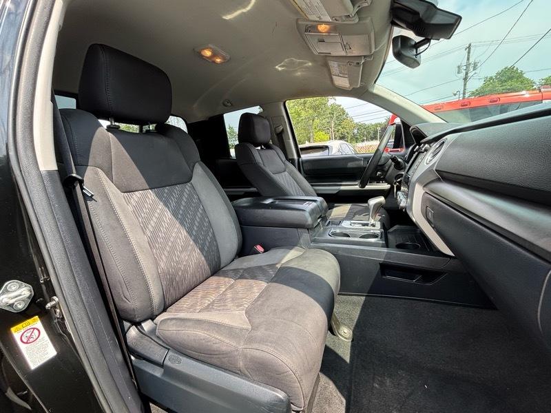 Toyota Tundra SR5 5.7L V8 Double Cab 4WD 2018