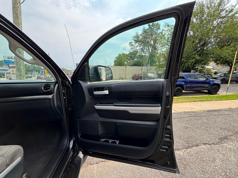 Toyota Tundra SR5 5.7L V8 Double Cab 4WD 2018