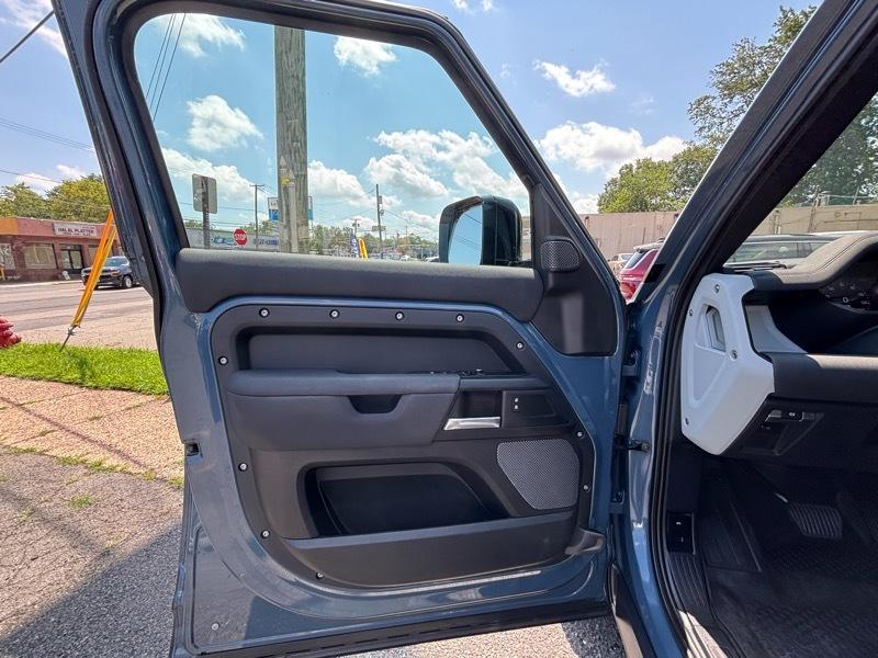 Land Rover Defender 110 S 4D SUV 2020