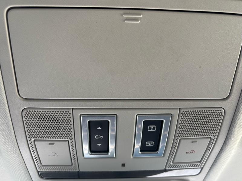 Land Rover Defender 110 S 4D SUV 2020