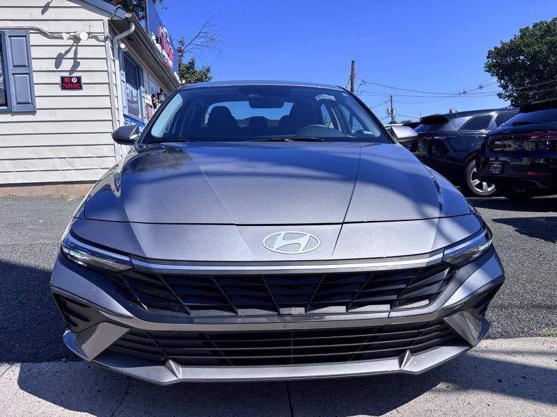 Hyundai Elantra SEL 4D Sedan at 2024