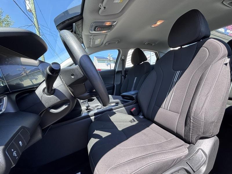 Hyundai Elantra SEL 4D Sedan at 2024