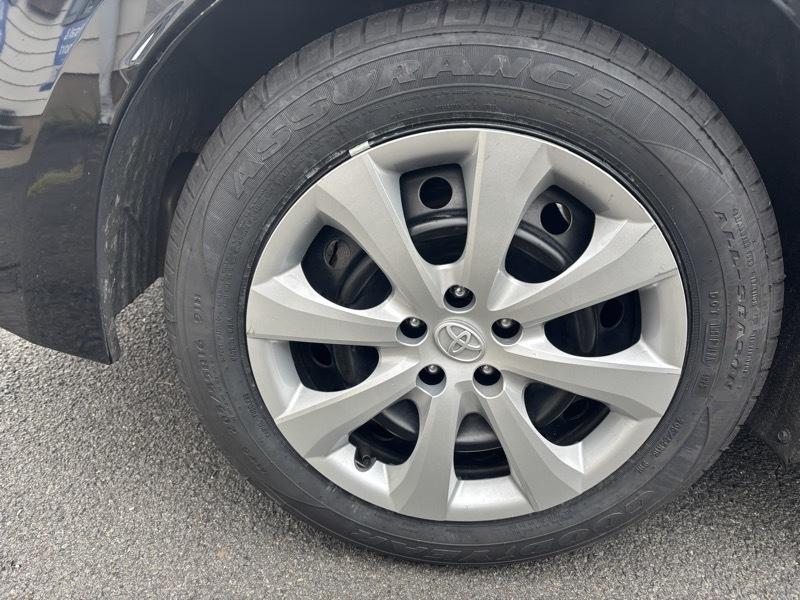 Toyota Corolla LE 2024