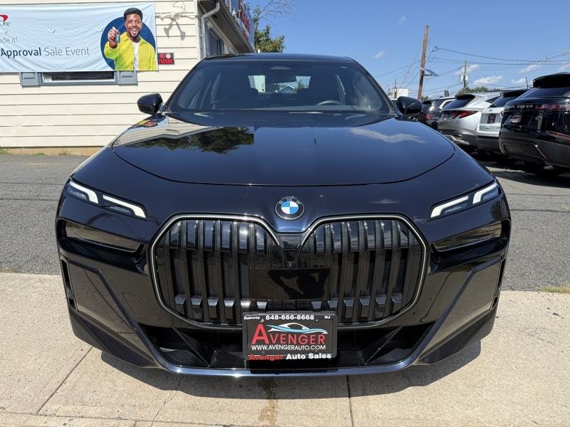 BMW 7-Series  2024
