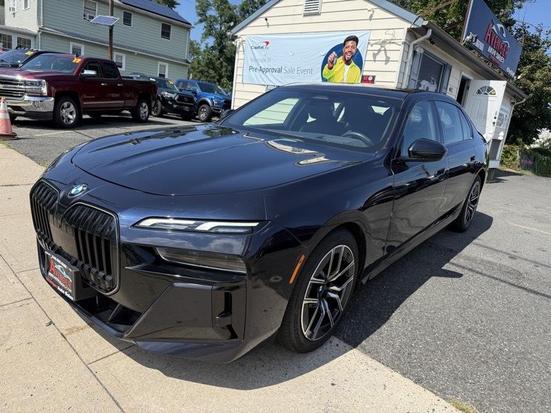 BMW 7-Series  2024