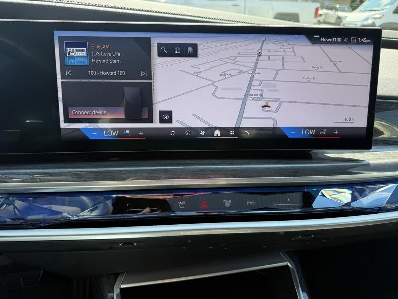 BMW 7-Series  2024