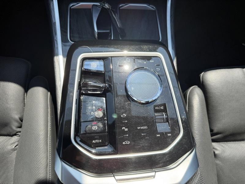 BMW 7-Series  2024