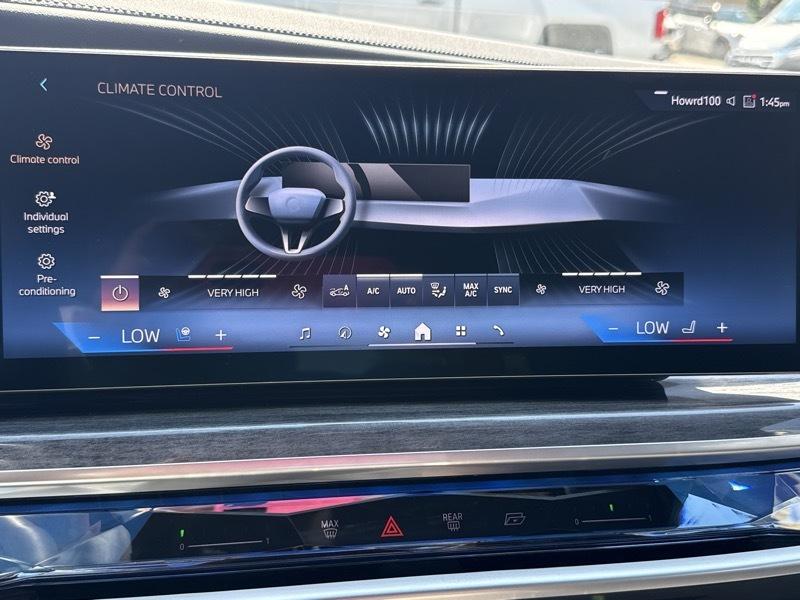 BMW 7-Series  2024