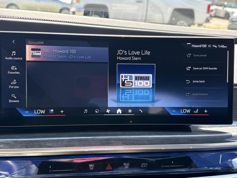 BMW 7-Series  2024