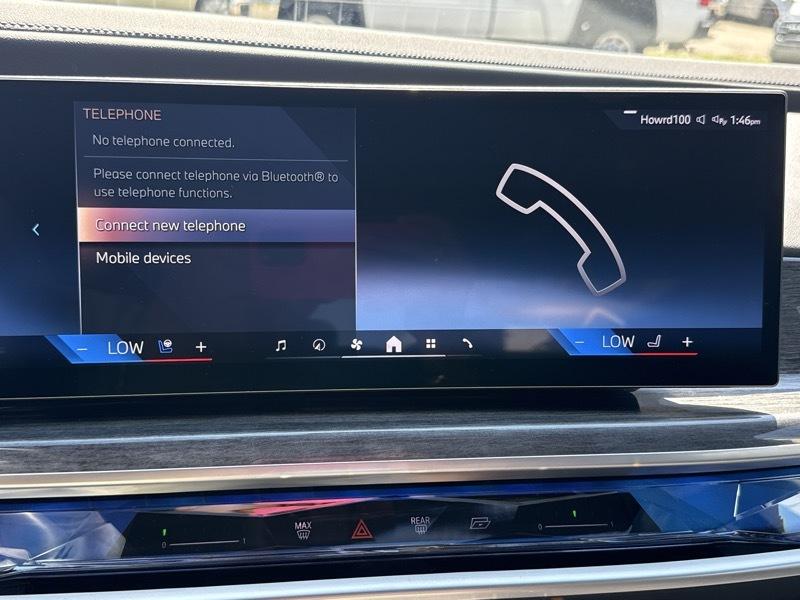 BMW 7-Series  2024