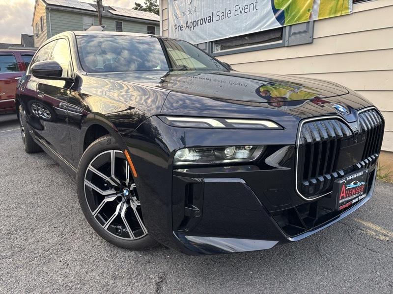 BMW 7-Series  2024