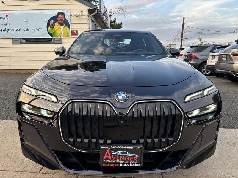 BMW 7-Series  2024