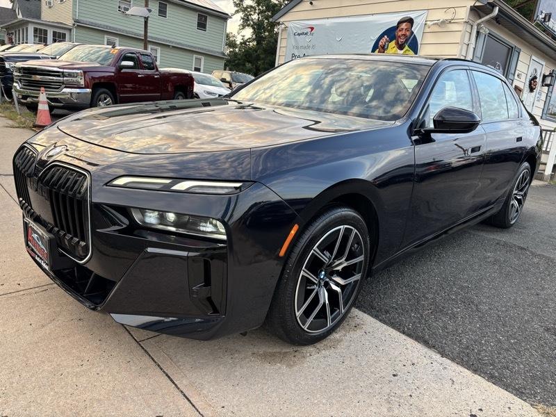 BMW 7-Series  2024