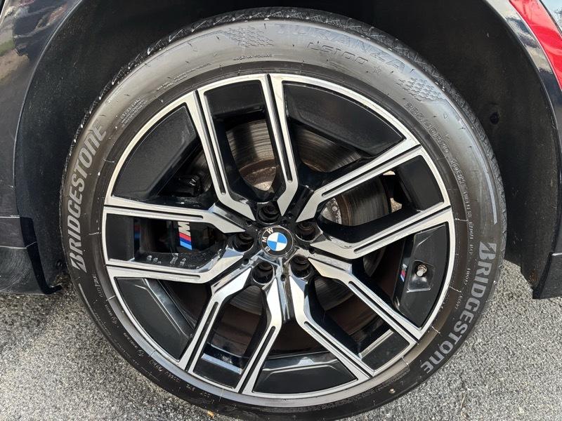 BMW 7-Series  2024
