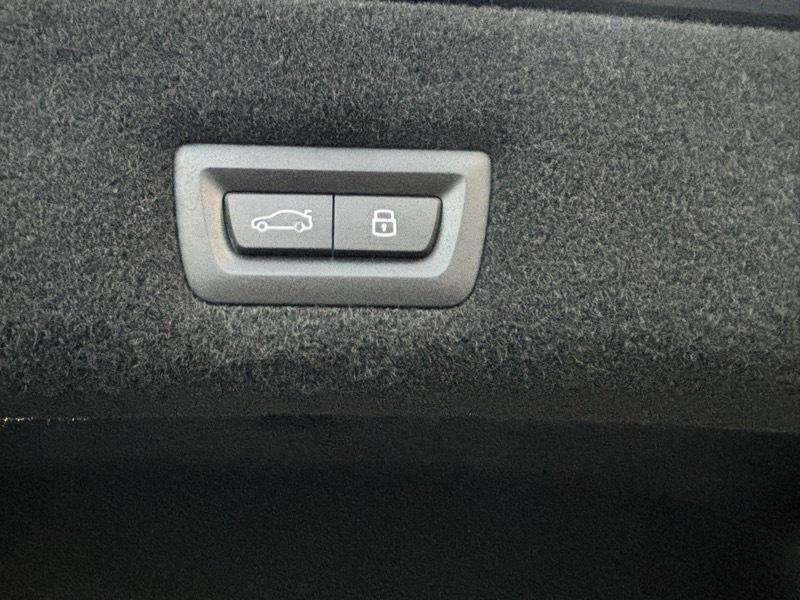 BMW 7-Series  2024