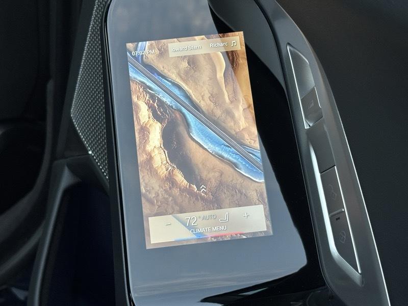 BMW 7-Series  2024