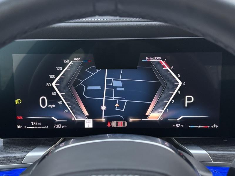 BMW 7-Series  2024