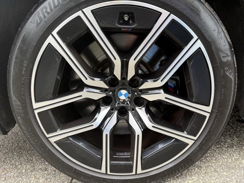BMW 7-Series  2024