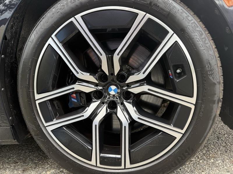 BMW 7-Series  2024
