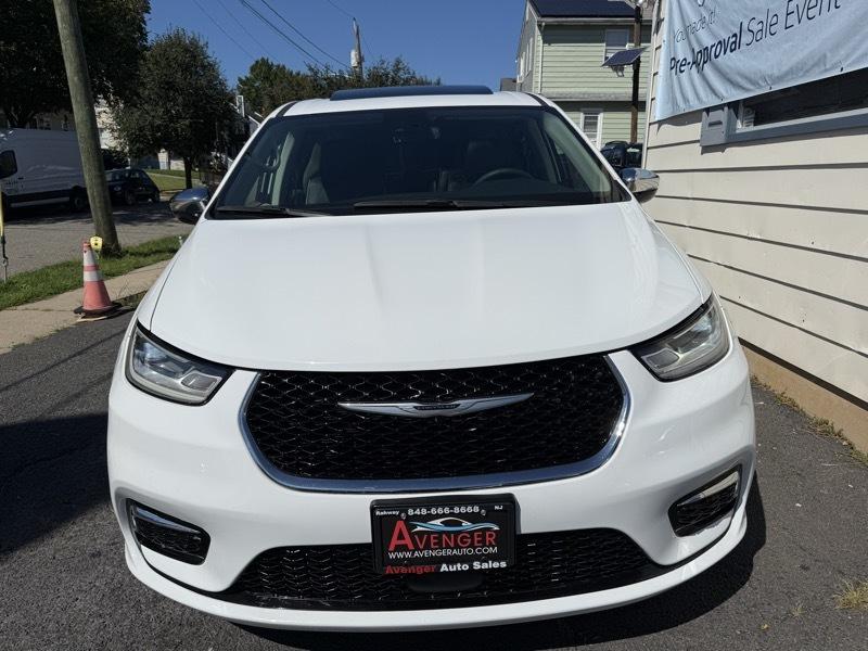 Chrysler Pacifica Hybrid  2023