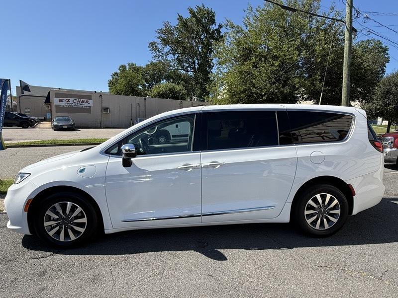 Chrysler Pacifica Hybrid  2023