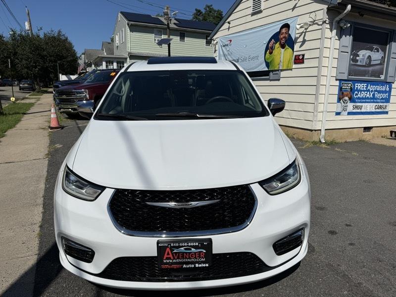Chrysler Pacifica Hybrid  2023