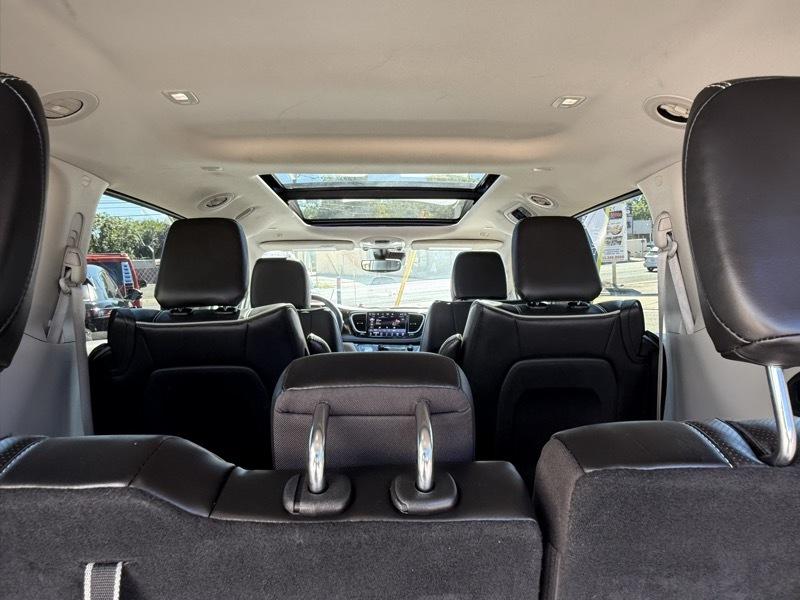 Chrysler Pacifica Hybrid  2023