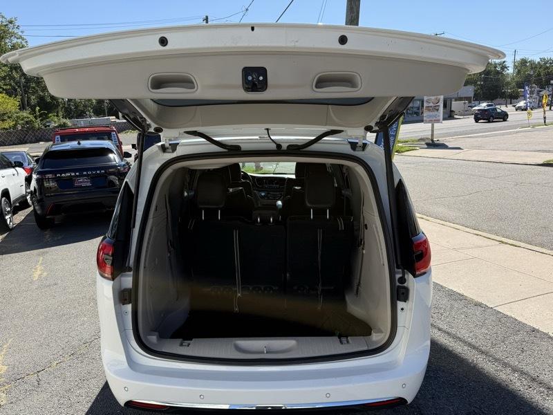 Chrysler Pacifica Hybrid  2023