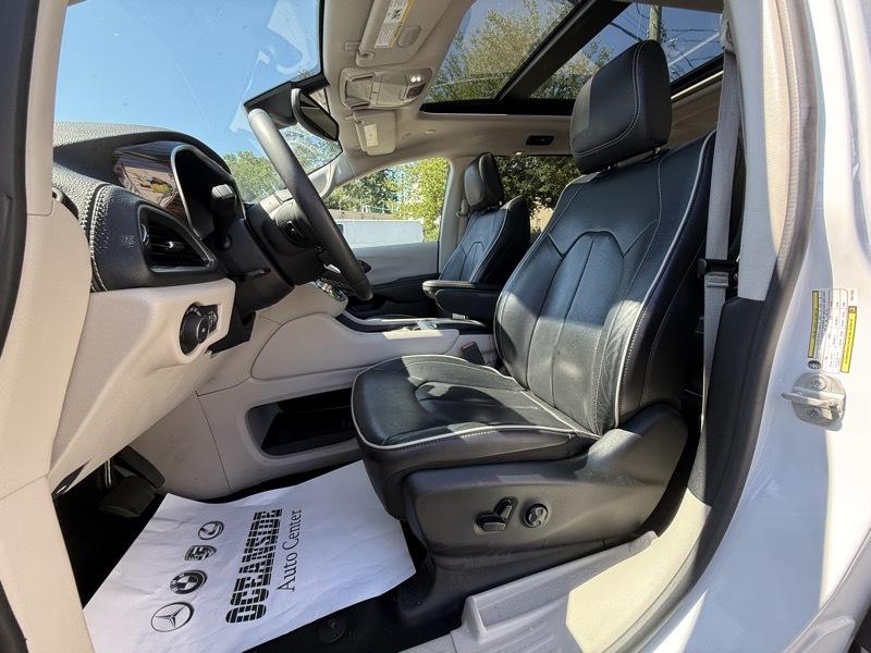 Chrysler Pacifica Hybrid  2023