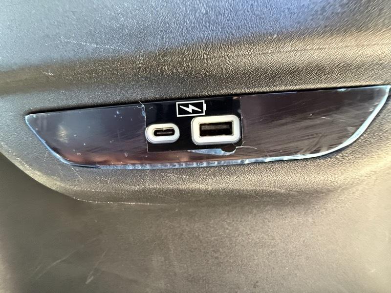 Chrysler Pacifica Hybrid  2023