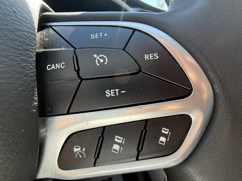 Chrysler Pacifica Hybrid  2023