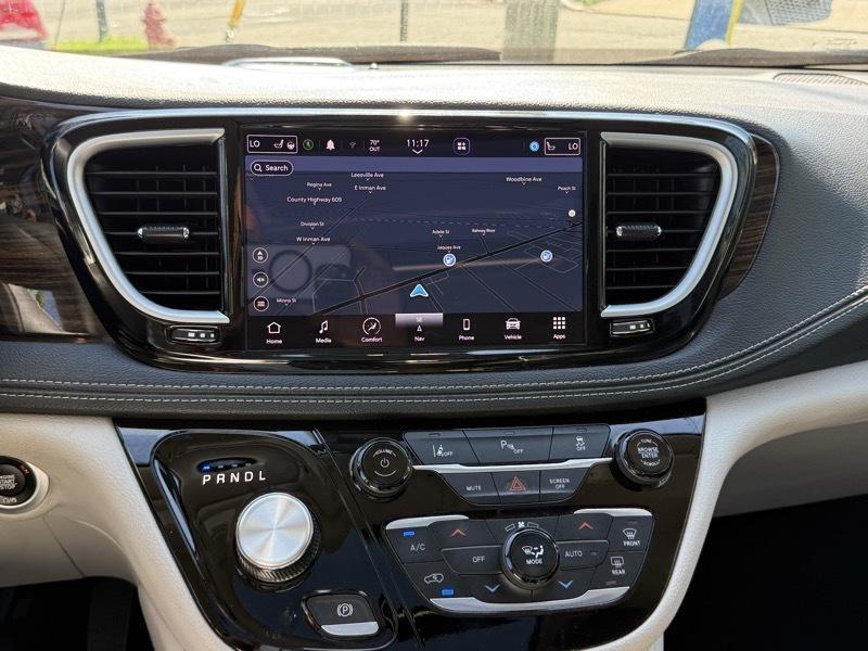 Chrysler Pacifica Hybrid  2023