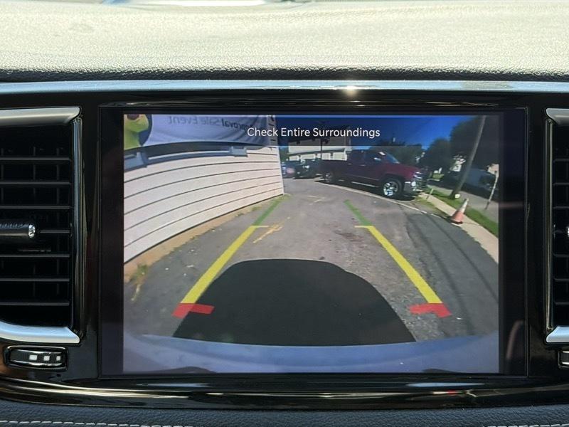 Chrysler Pacifica Hybrid  2023