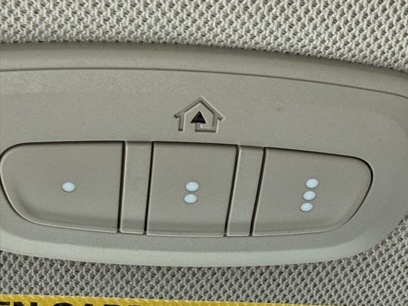 Chrysler Pacifica Hybrid  2023