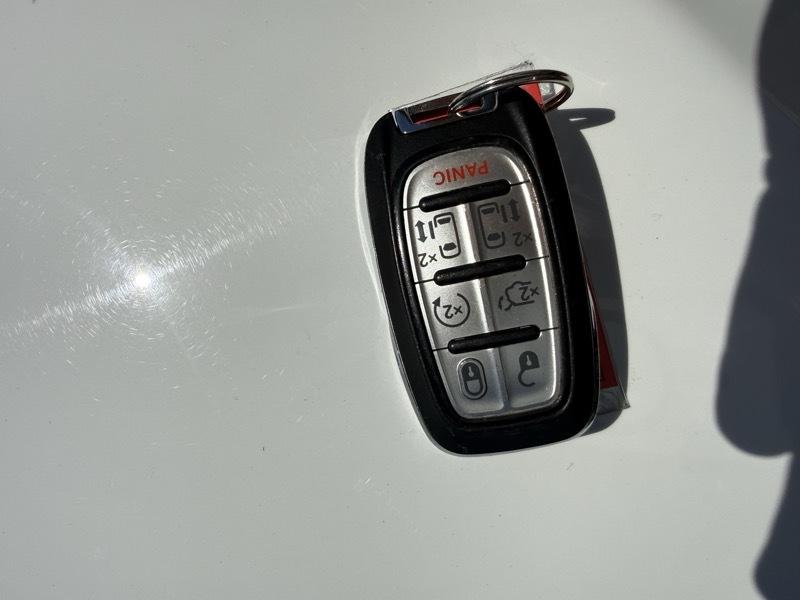 Chrysler Pacifica Hybrid  2023