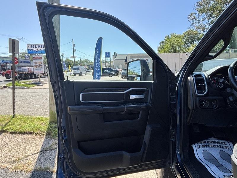 RAM 3500 Big Horn Crew Cab 4WD LWB 2024